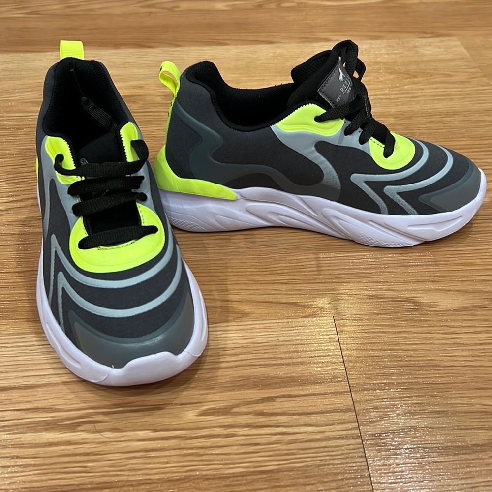 Kids shoes